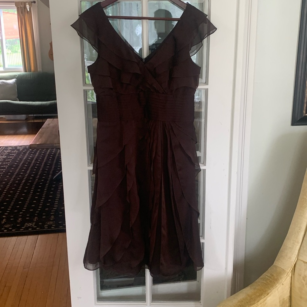 Brown ruffle sleeveless dress